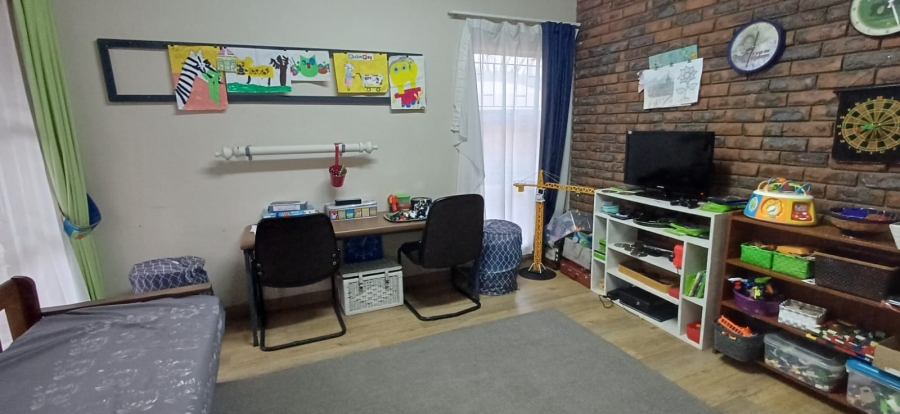To Let 5 Bedroom Property for Rent in La Provance Free State
